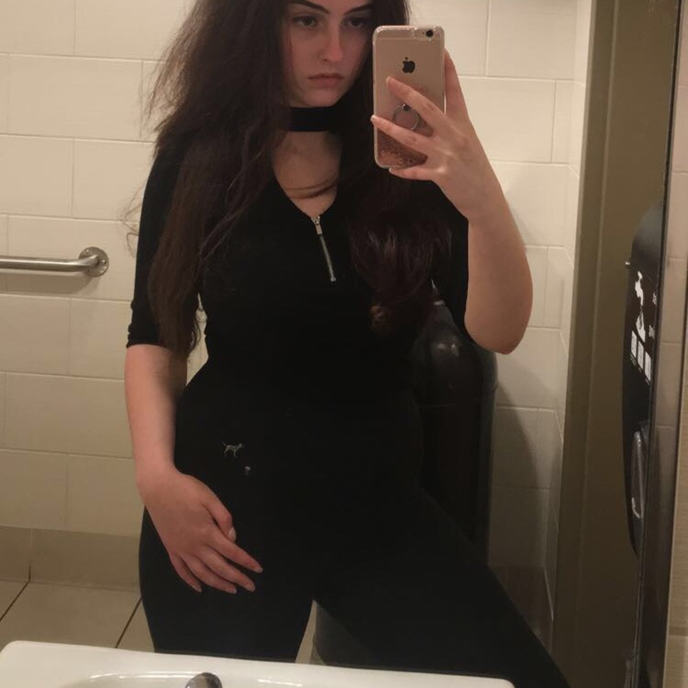 black mid-sleeve body suit